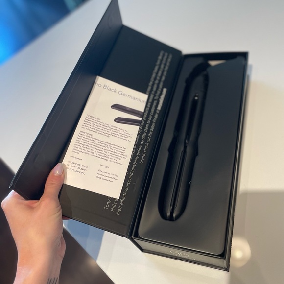 Tony Odisho BLACK GERMANIUM FLAT IRON 1 1/4" - Picture 3 of 3